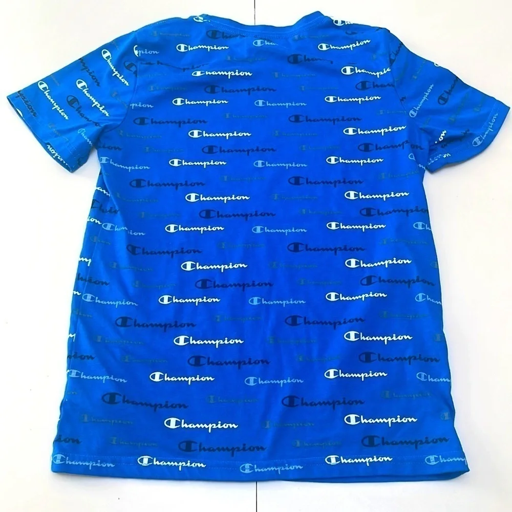 ❤️ CHAMPION Big Boys All Over Print Script Tee Size L